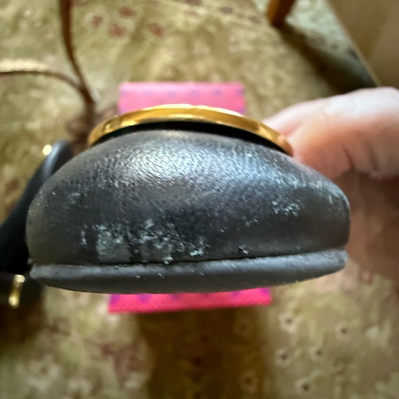 Tory Burch Black/Gold Amy Pump Mestico with Gold Emblem SZ 8 EUC - Picture 9 of 14